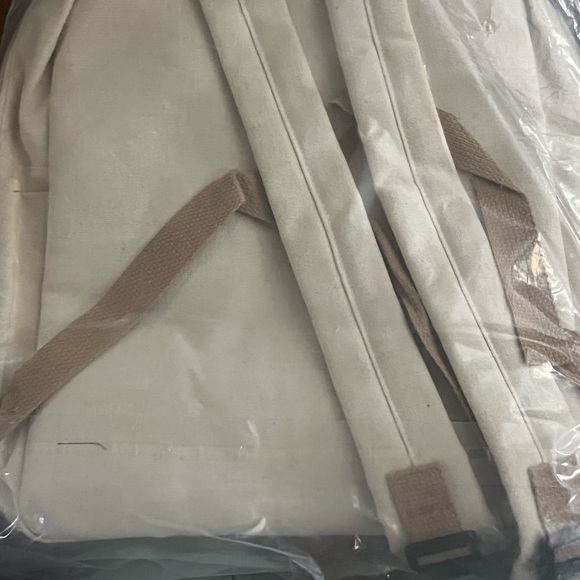 Backpack - Picture 5 of 8